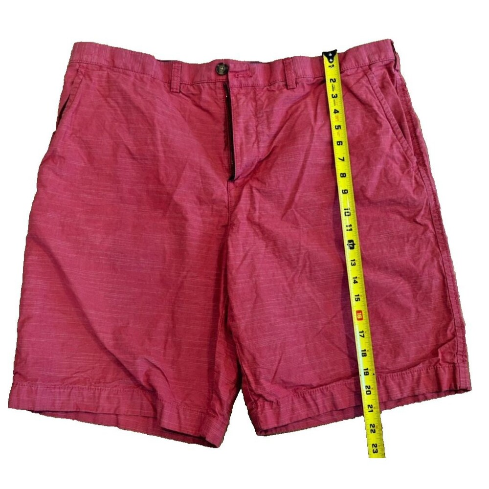 TOMMY HILFIGER Shorts Mens Size 40 Red Chino Casual Flat Front Cotton Preppy EUC - Picture 3 of 8